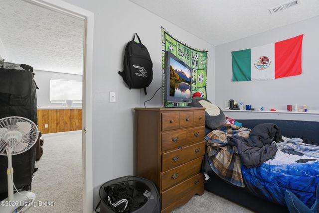 5012 Abbydale Ct, Louisville, KY 40229