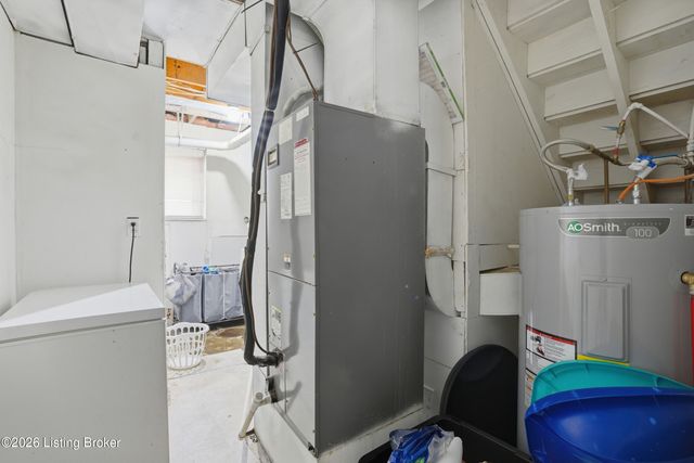 5012 Abbydale Ct, Louisville, KY 40229