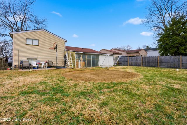 5012 Abbydale Ct, Louisville, KY 40229