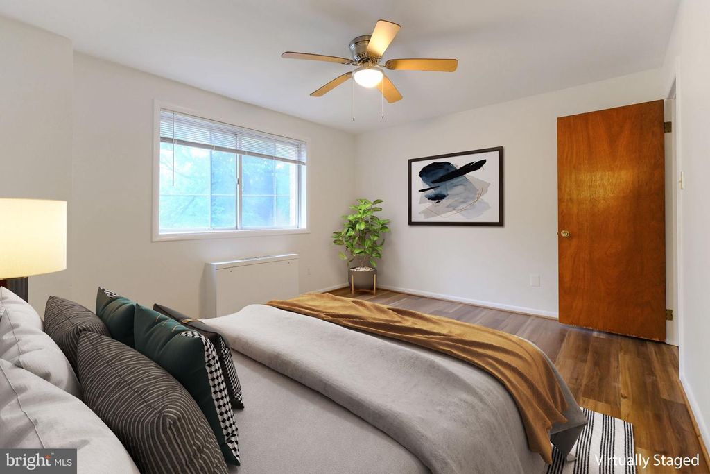 Image 3 of property listing at 5101 8TH RD. S #102, Arlington, VA 22204
