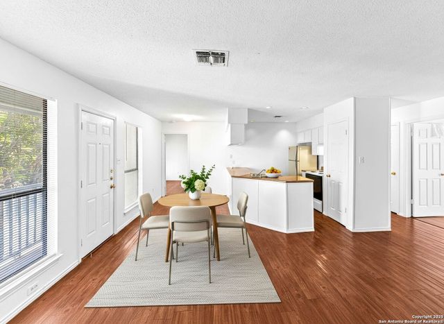 7568 Windsor Oaks, San Antonio, TX 78239