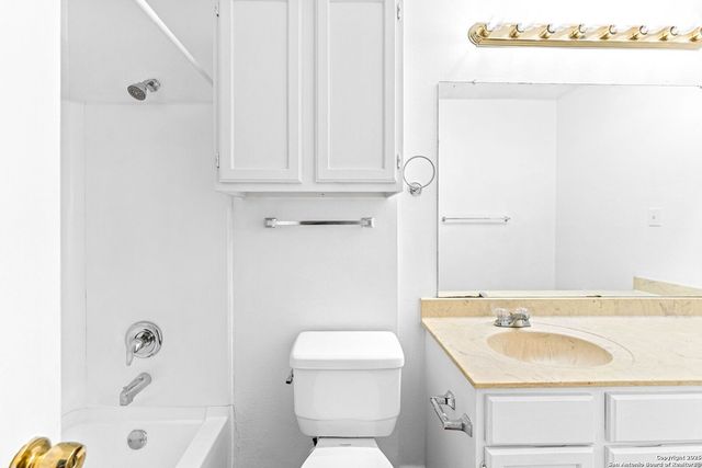 7568 Windsor Oaks, San Antonio, TX 78239