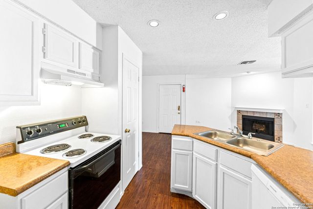 7568 Windsor Oaks, San Antonio, TX 78239