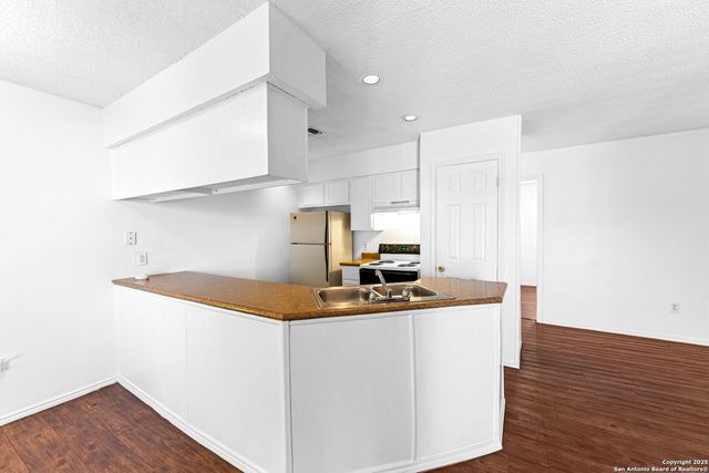 7568 Windsor Oaks, San Antonio, TX 78239