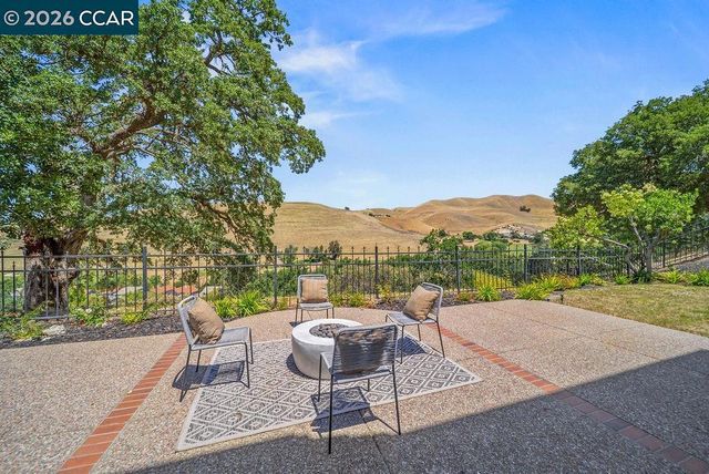 3051 Miwok Way, Clayton, CA 94517