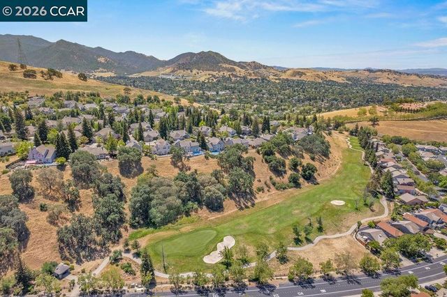 3051 Miwok Way, Clayton, CA 94517