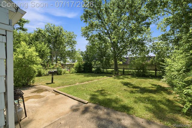 10401 Albany Street, Oak Park, MI 48237