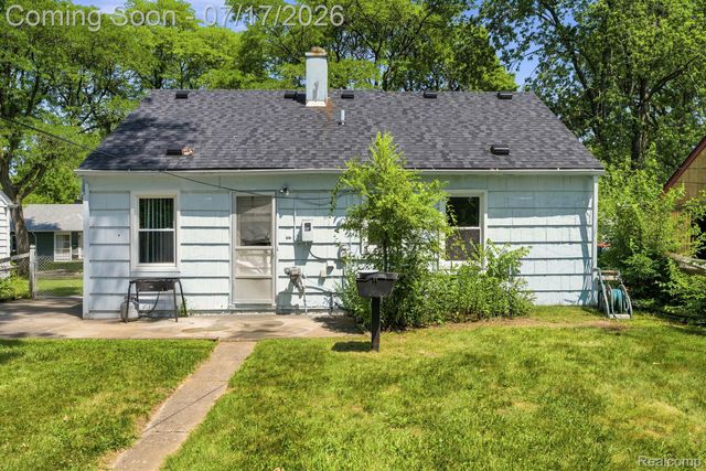 10401 Albany Street, Oak Park, MI 48237