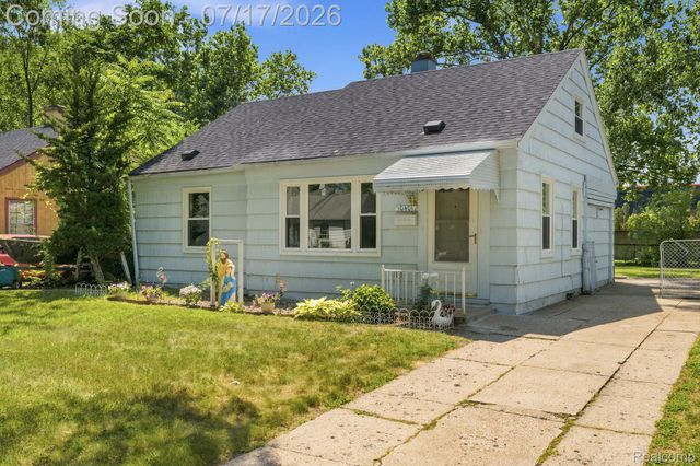 10401 Albany Street, Oak Park, MI 48237