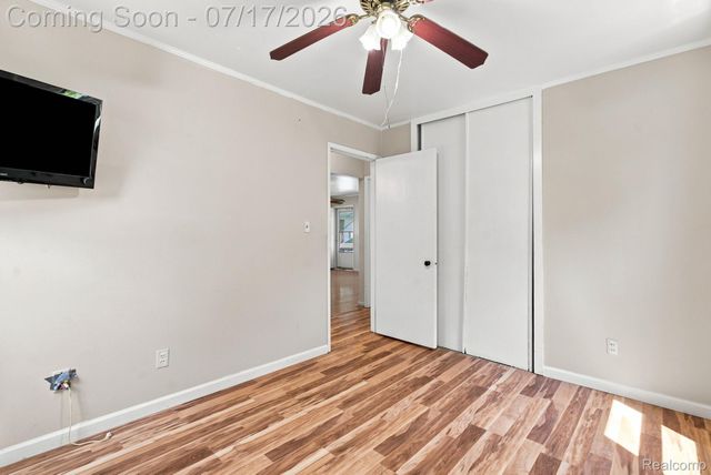 10401 Albany Street, Oak Park, MI 48237