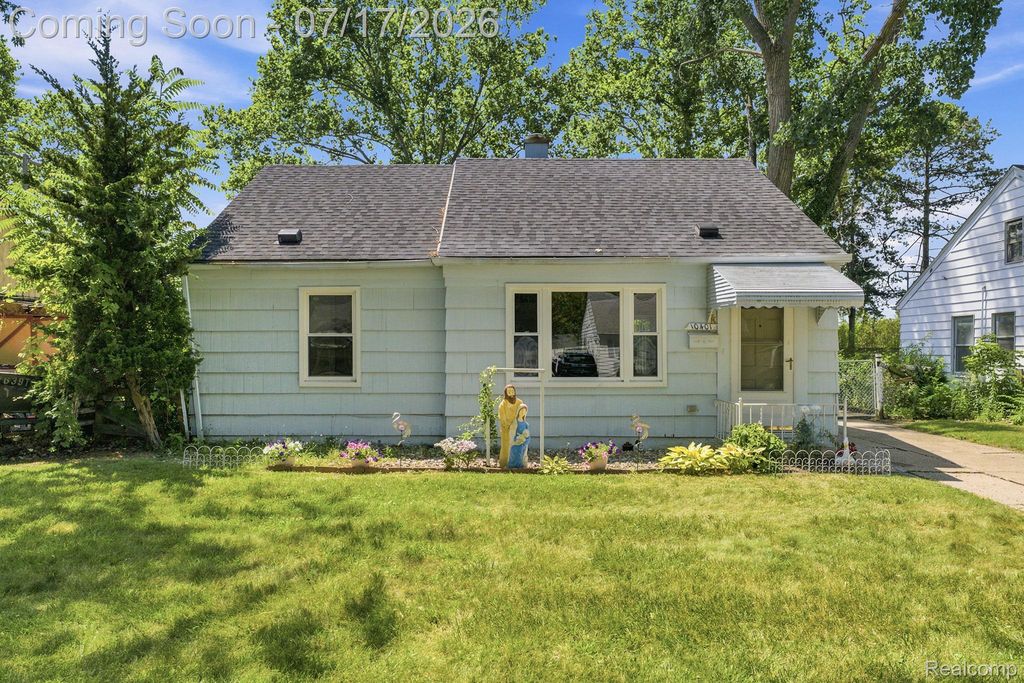 10401 Albany Street, Oak Park, MI 48237