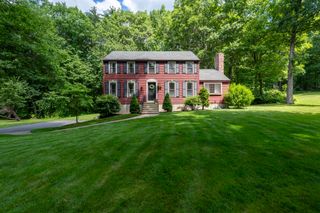 15 Brier Lane, Derry, NH 03038