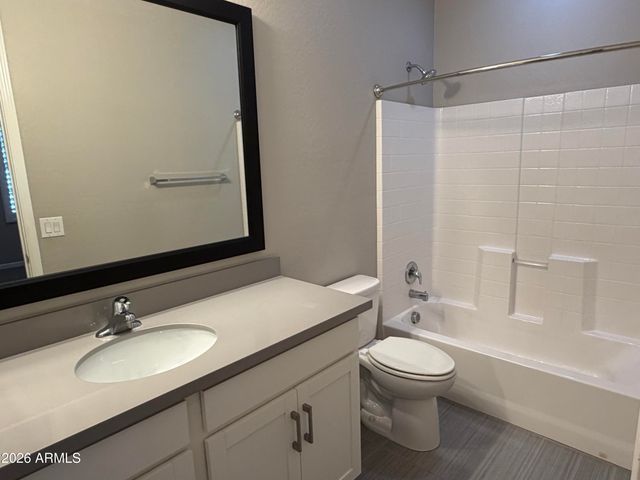 2477 W MARKET Place 13, Chandler, AZ 85248