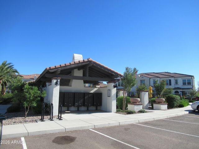 2477 W MARKET Place 13, Chandler, AZ 85248
