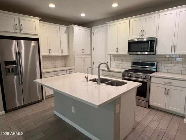 2477 W MARKET Place 13, Chandler, AZ 85248