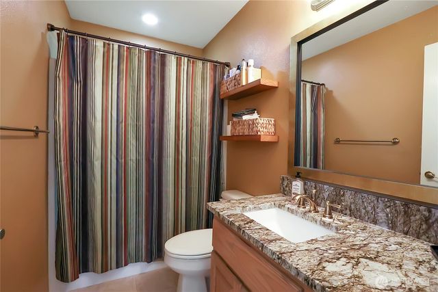 10010 181st Avenue Ct E, Bonney Lake, WA 98391