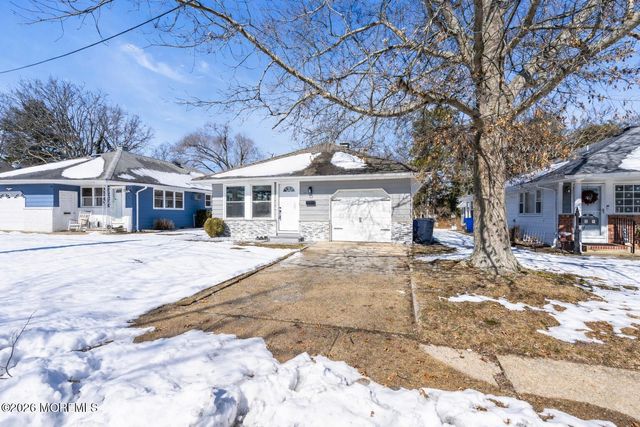 76 Mount Fairweather Lane, Toms River, NJ 08753