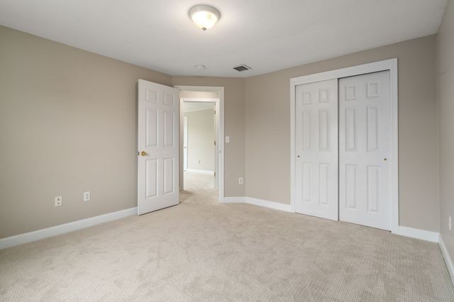 28 Harriet Thayer Dr 28, Attleboro, MA 02703