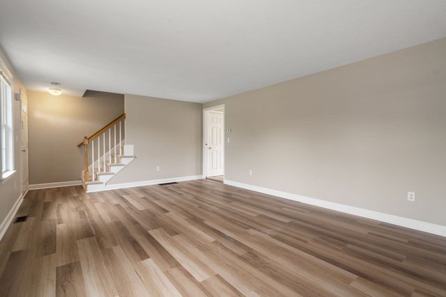 28 Harriet Thayer Dr 28, Attleboro, MA 02703