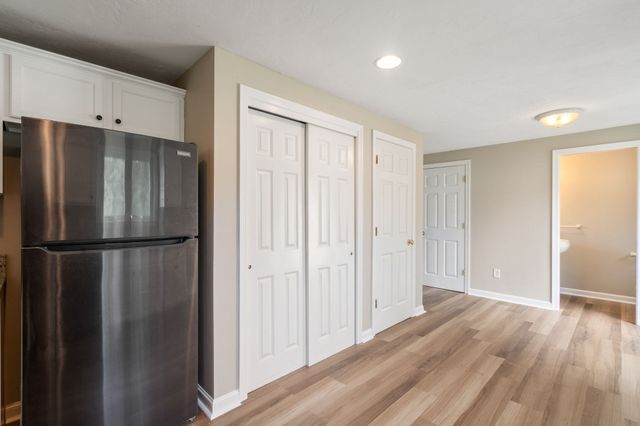 28 Harriet Thayer Dr 28, Attleboro, MA 02703