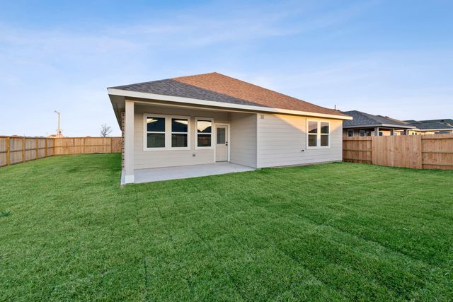 682 Daniels Lake Lane, Dayton, TX 77535