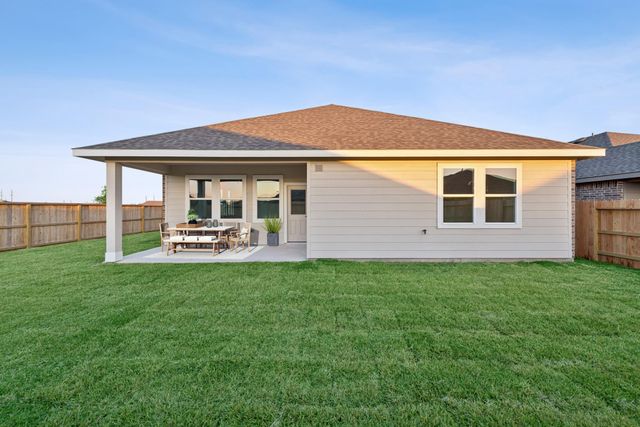 682 Daniels Lake Lane, Dayton, TX 77535