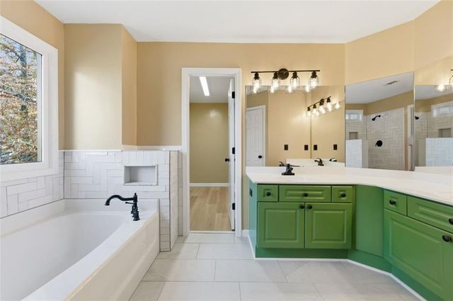 2521 Gabriel NW Way, Kennesaw, GA 30152