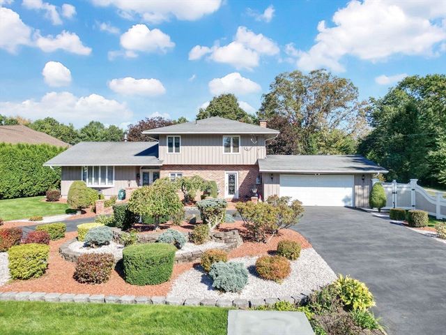 105 Higher Brook Dr, Ludlow, MA 01056