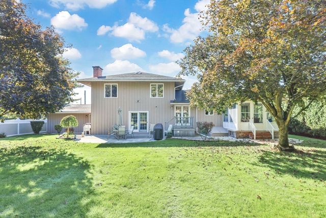105 Higher Brook Dr, Ludlow, MA 01056