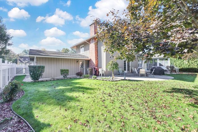 105 Higher Brook Dr, Ludlow, MA 01056