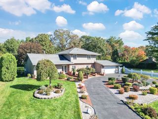 105 Higher Brook Dr, Ludlow, MA 01056