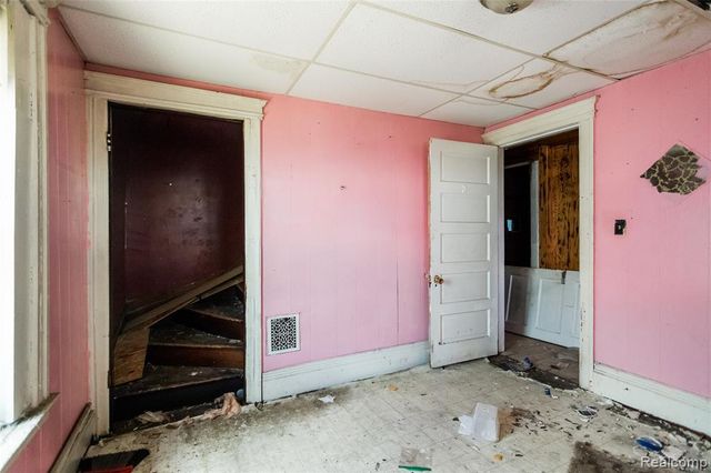 1525 Spruce Street, Detroit, MI 48216