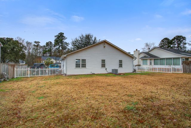 335 Camelot Drive, Goose Creek, SC 29445