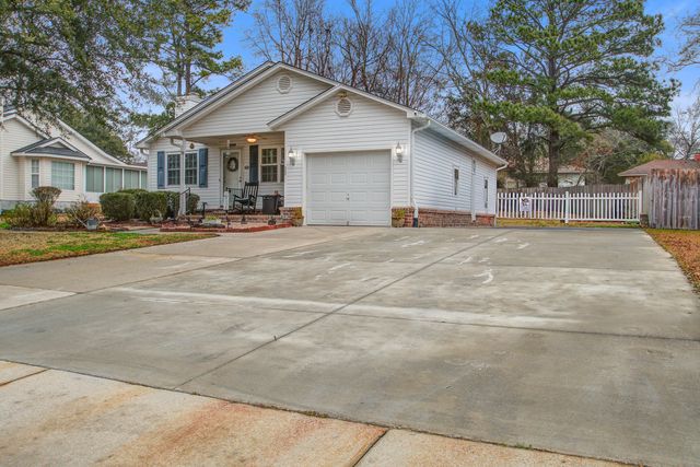 335 Camelot Drive, Goose Creek, SC 29445