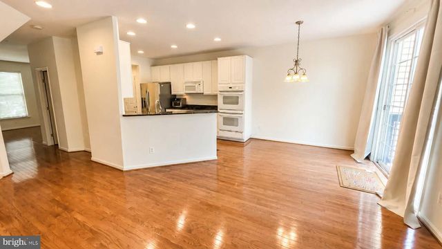 9147 CASCADE FALLS DR, Bristow, VA 20136