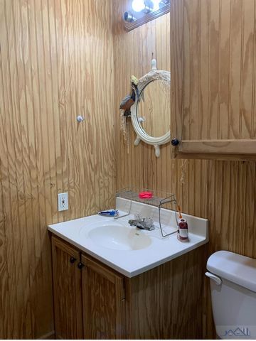 20780 B Hwy 1, Golden Meadow, LA 70357