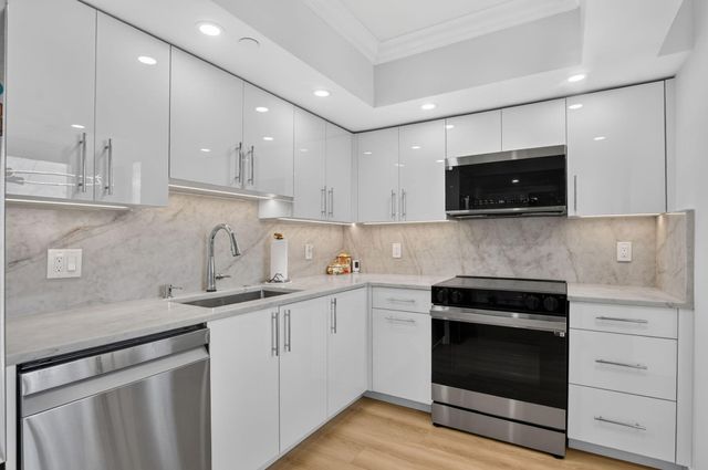 6895 Willow Wood Drive 1051, Boca Raton, FL 33434