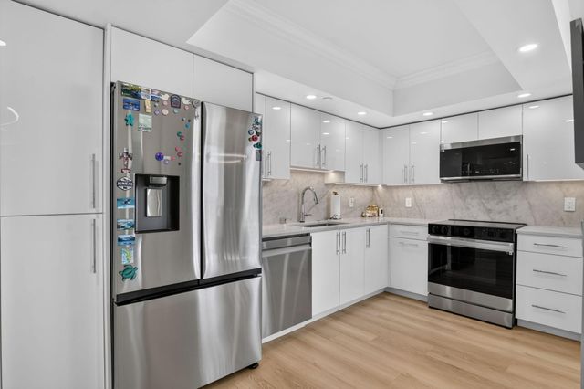 6895 Willow Wood Drive 1051, Boca Raton, FL 33434