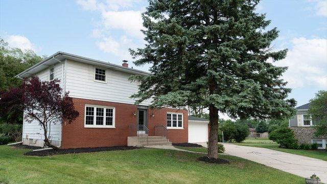 9345 Garfield Court, Crown Point, IN 46307