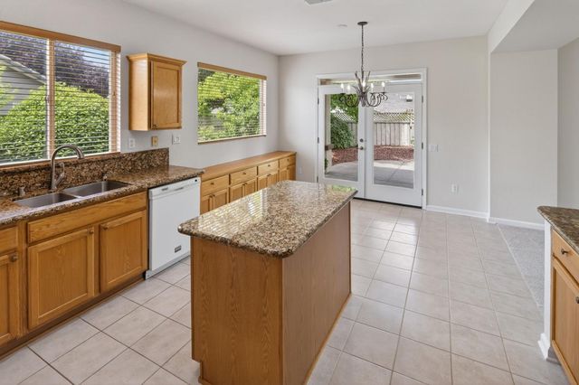 836 Magnolia Ln, Lincoln, CA 95648