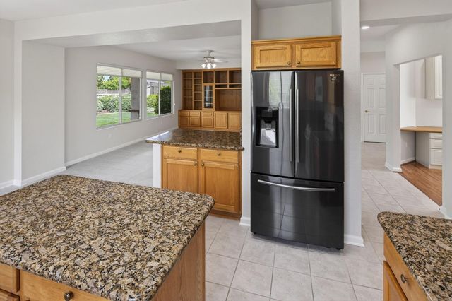 836 Magnolia Ln, Lincoln, CA 95648
