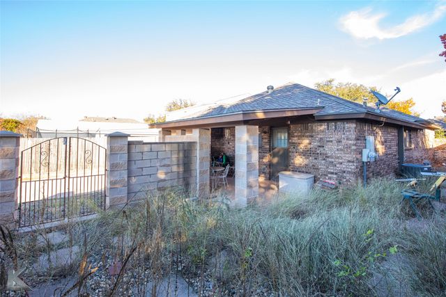 2542 Cloverleaf Lane, Abilene, TX 79601