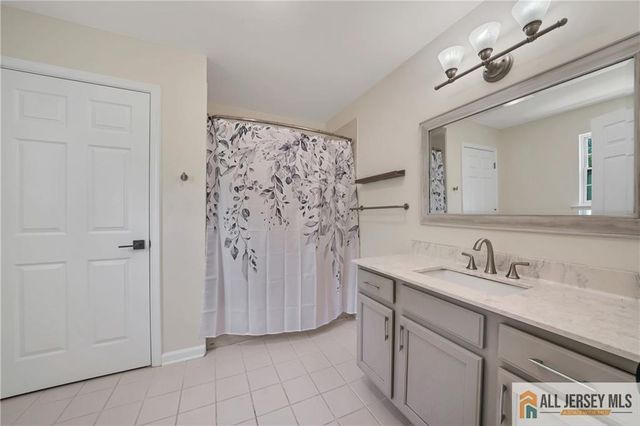 157 Forest Drive 157, Piscataway, NJ 08854