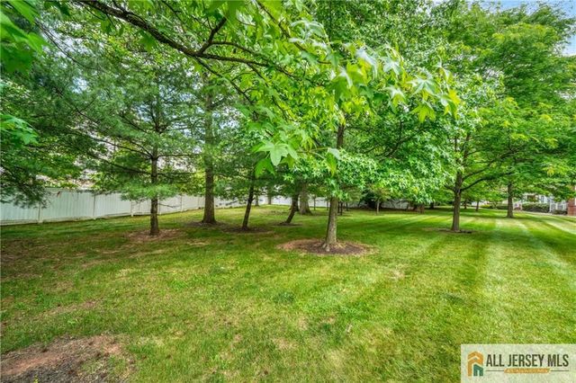 157 Forest Drive 157, Piscataway, NJ 08854