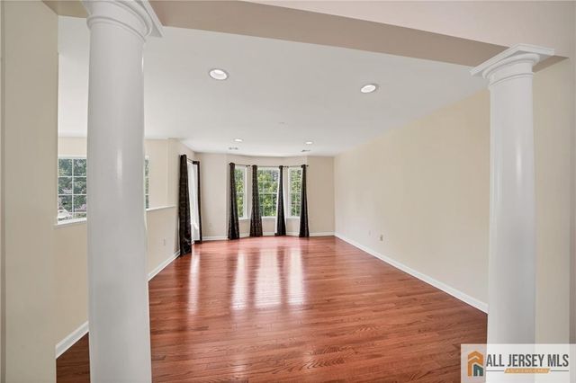 157 Forest Drive 157, Piscataway, NJ 08854