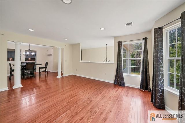 157 Forest Drive 157, Piscataway, NJ 08854