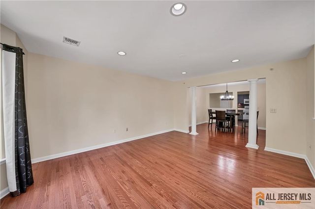 157 Forest Drive 157, Piscataway, NJ 08854