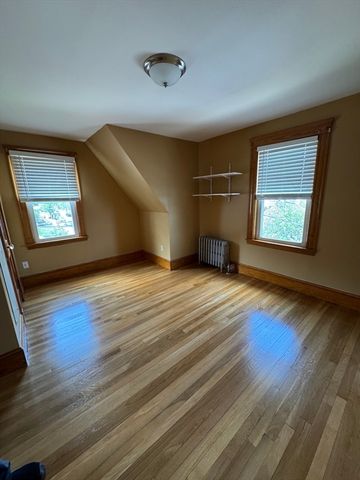 2 Rosedale Ave, Everett, MA 02149