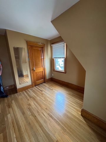 2 Rosedale Ave, Everett, MA 02149