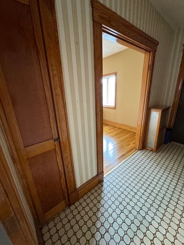 2 Rosedale Ave, Everett, MA 02149